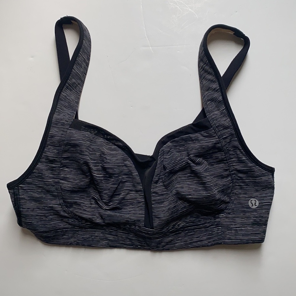 Lululemon ta ta tamer sports bra Adjustable 36C